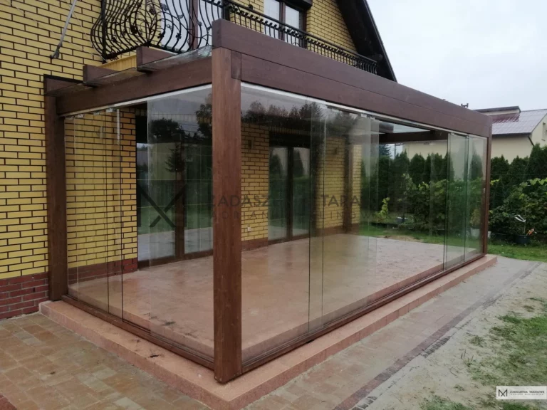 zadaszony nowoczesny taras