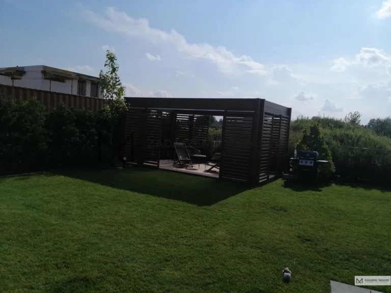 altana prosta nowoczesna z drewna