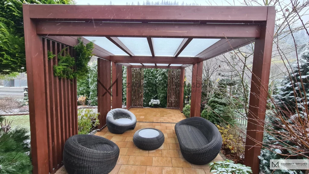 altanka ogrodowa z lamelkami