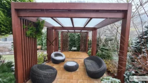 altanka ogrodowa z lamelkami