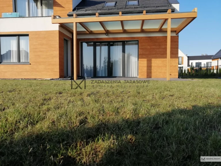 lekka konstrukcja zadaszenia