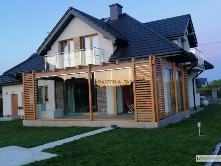 narożna pergola nowoczesna ze szkłem