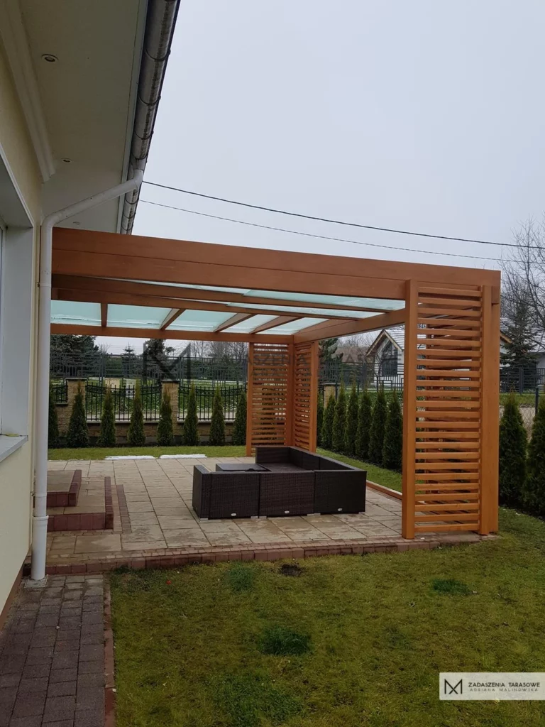 narożne zadaszenie dużego tarasu