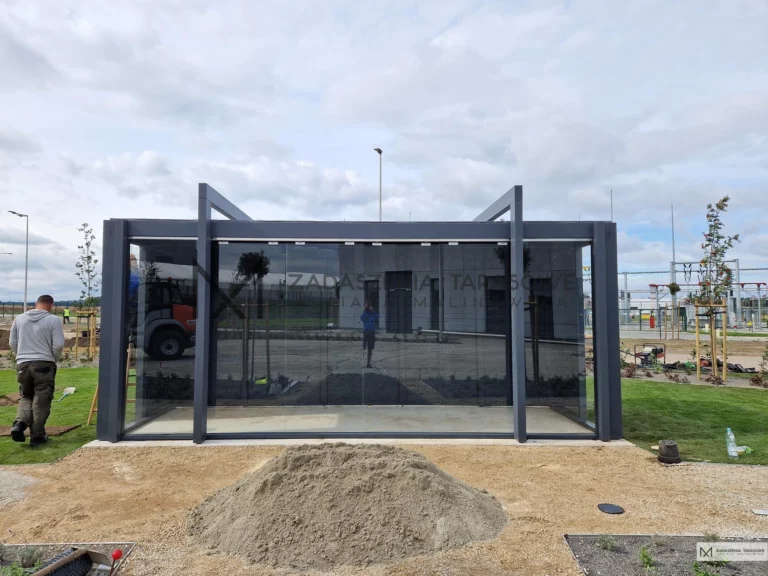 nowoczesne altanki ze szkłem