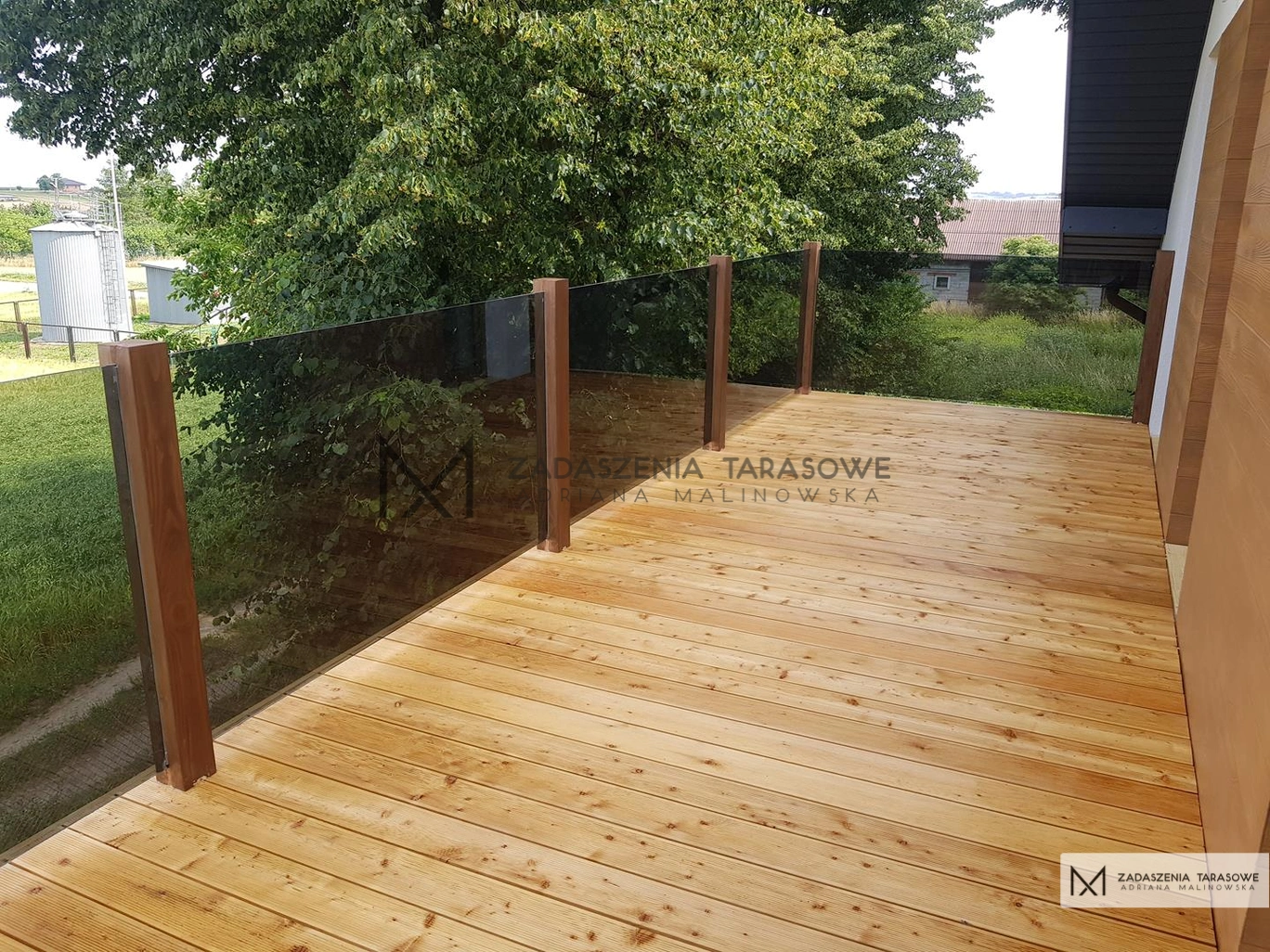 taras z balustradą szklaną