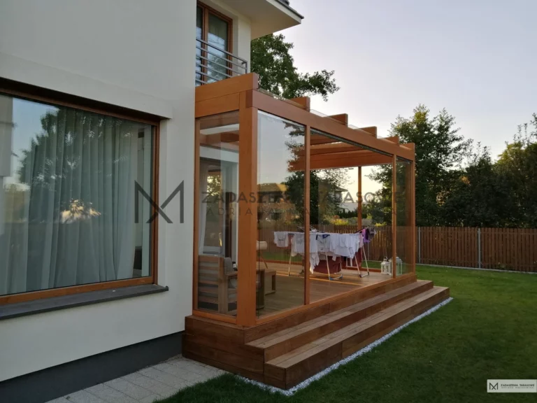 termo jesion z zadaszeniem