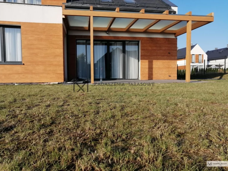 zadaszenie lekkie ze szkłem