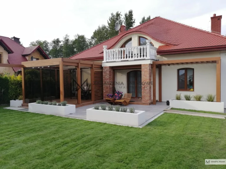 zadaszenie z pergolą na tarasie