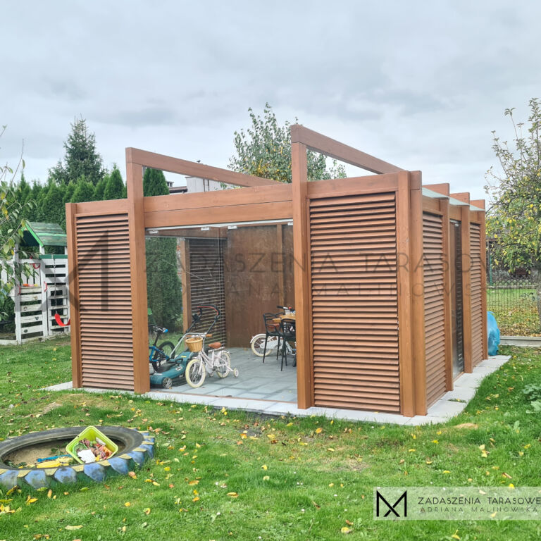 altana z żaluzjami wypoczynkowa