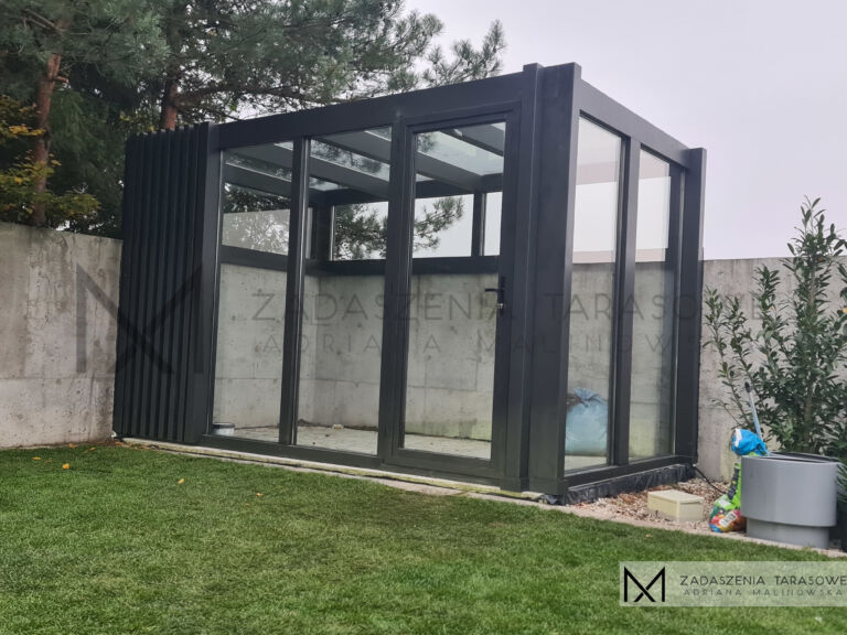 całoroczna szklarnia nowoczesna