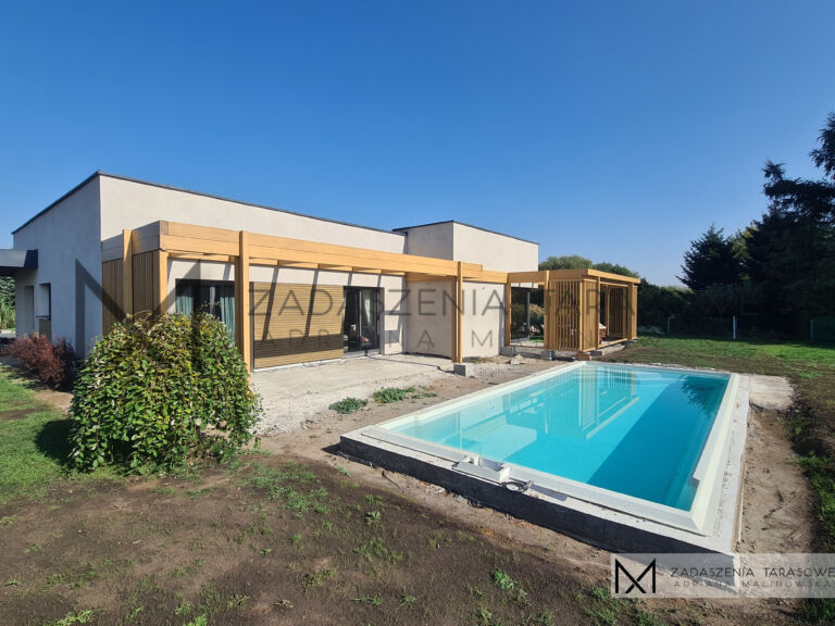 drewniana pergola nowoczesna z basenem