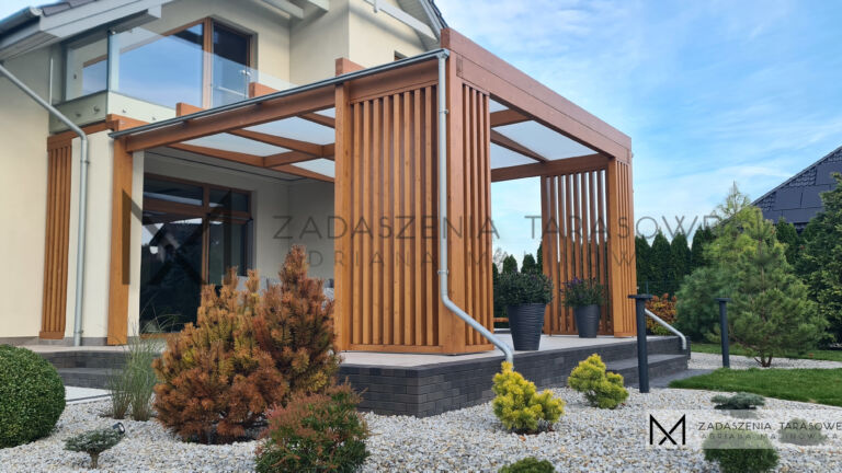 zadaszenie tarasu z rynnami